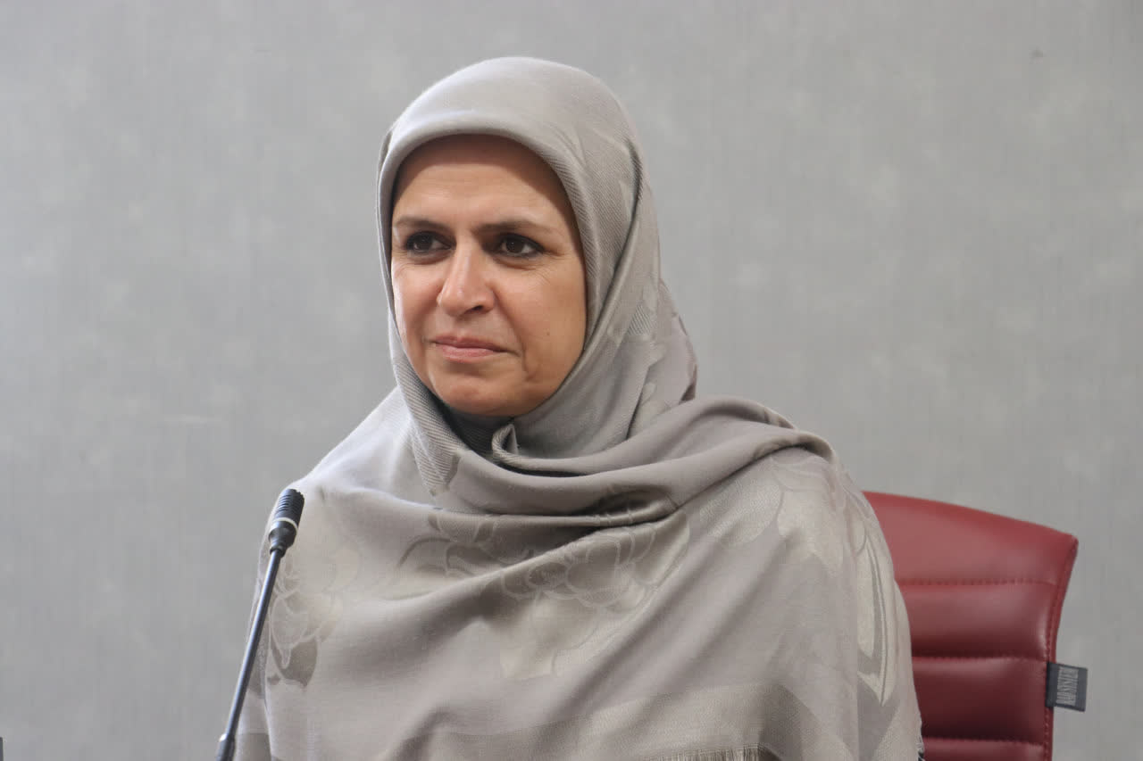 دکتر روشنک مکبری نژاد - رئیس دانشکده طب سنتی